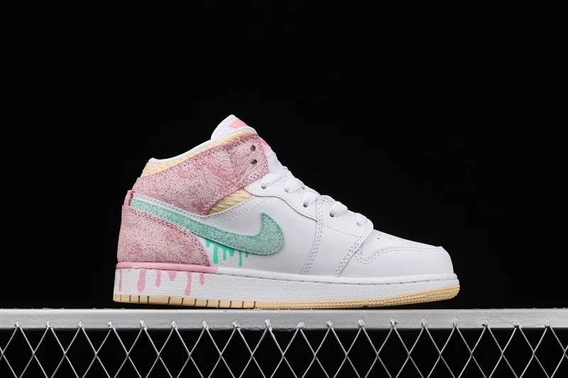 All categories Air Jordan Jordan series basketball shoes Air Jordan 1 Mid G version pure original Air Jordan 1 Mid GS AJ1 Joe 1 Ice Cream Zhongbang basketball shoes DD1666-100
